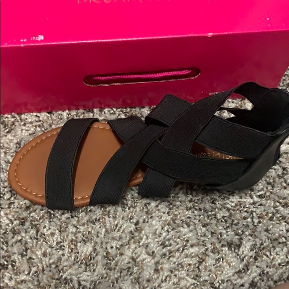New in box size 5 sandals - Picture 5 of 6